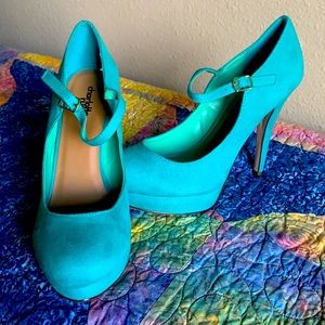 Charlotte Russe Velvet Turquoise Platform Heels Sz 9
